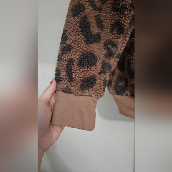 GRAYSON THREADS Leopard print sherpa/fleece pullover 1/4 zip jacket. Size XXL - Picture 7 of 13